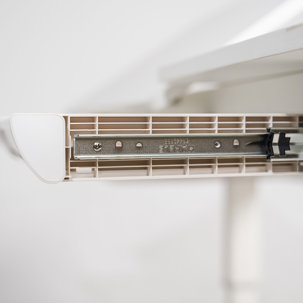 Комплект Ergosmart ученический Caravel S: стол регулируемый Caravel S, полка с подставкой для книг Wooden space S - 21