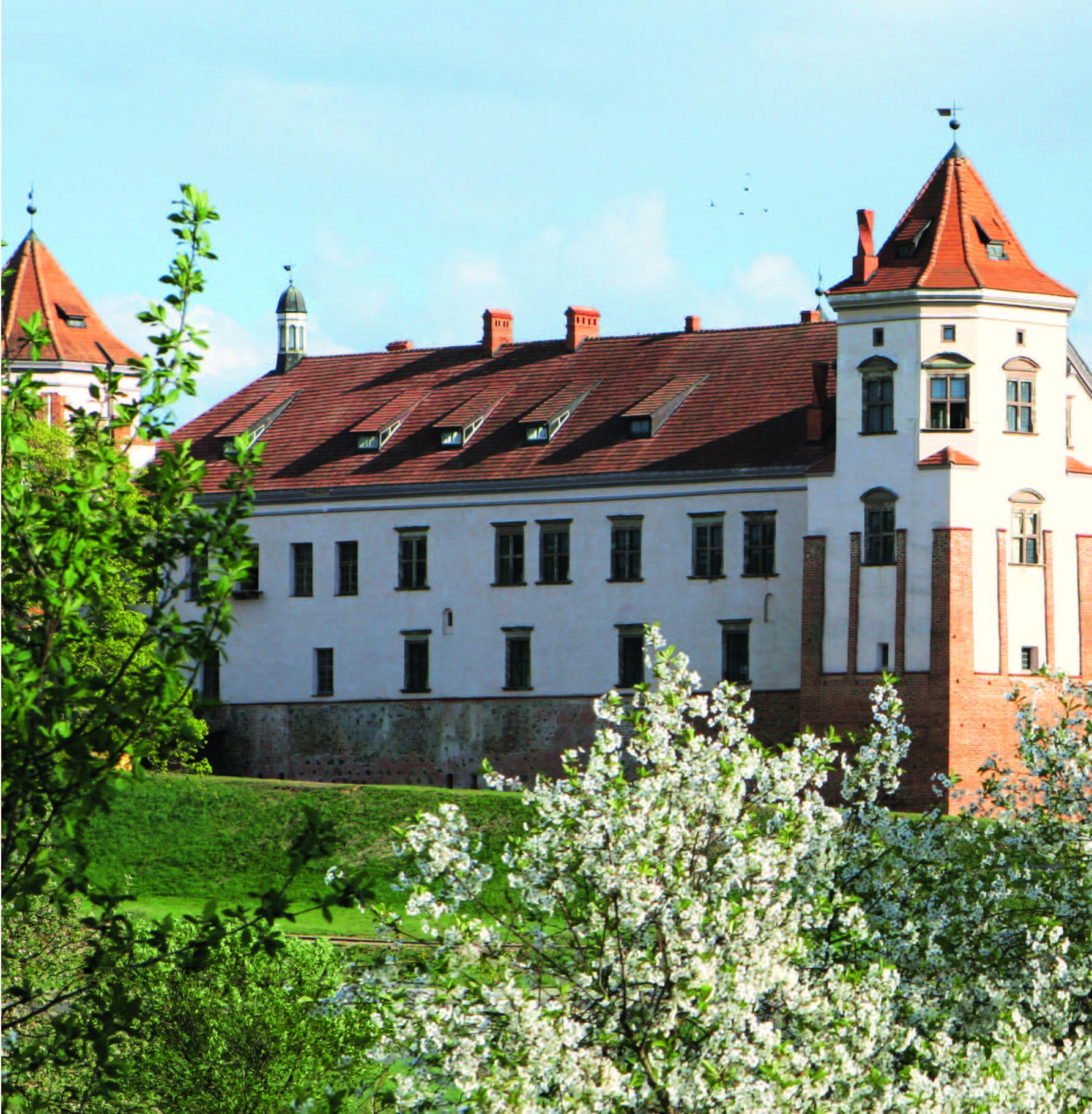 Книга  "Беларусь. Замкі і людзі. Беларусь. Замки и люди. Belarus. Castles and people" - 5